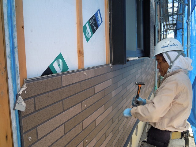 コーキング予定のサッシまわり